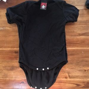 6 new blank onesies, ready to print!